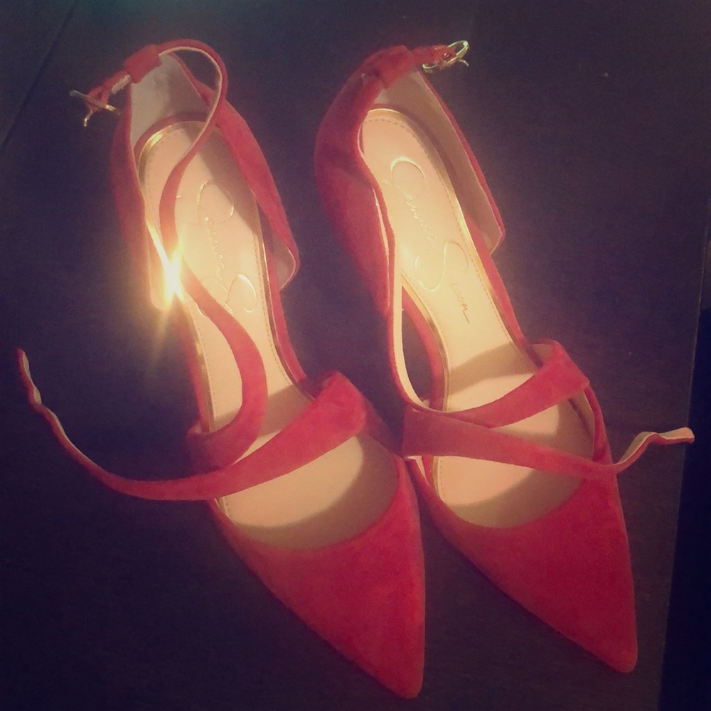 Wixen Cross Strap Pump